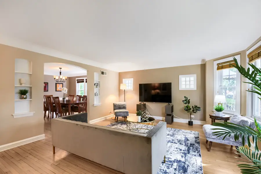 5310 N Lockwood Avenue, Chicago, IL 60630 - #3