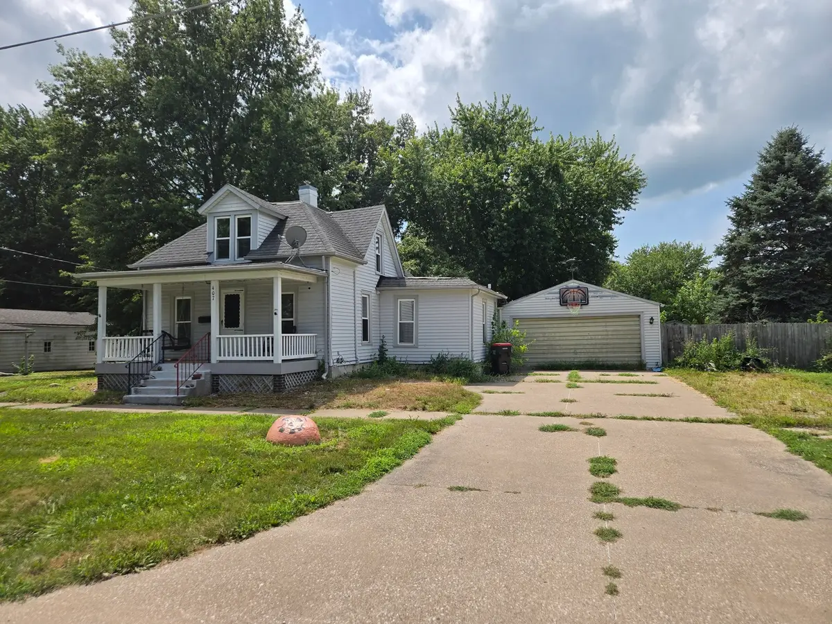 407 NE 3rd Avenue, Aledo, IL 61231 - #1