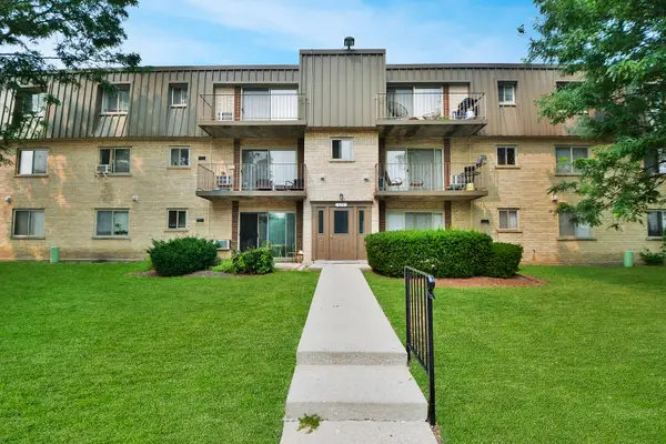 575 Fairway View Drive #3H, Wheeling, IL 60090