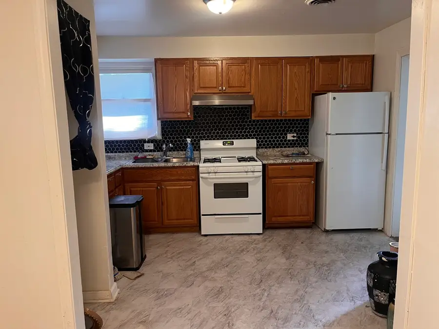 9725 S Van Vlissingen Road, Chicago, IL 60617 - #3