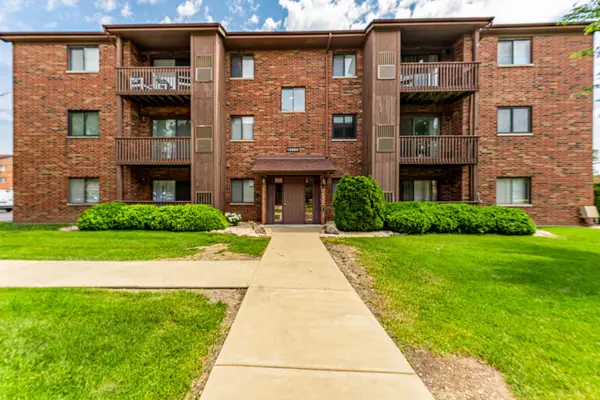 15805 Peggy Lane, Oak Forest, IL 60452