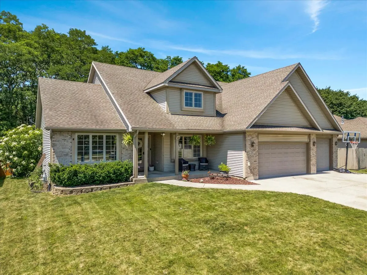 118 S Gladstone Avenue, Aurora, IL 60506 - #1