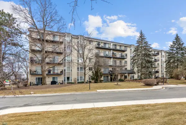 8620 Waukegan Road #405, Morton Grove, IL 60053