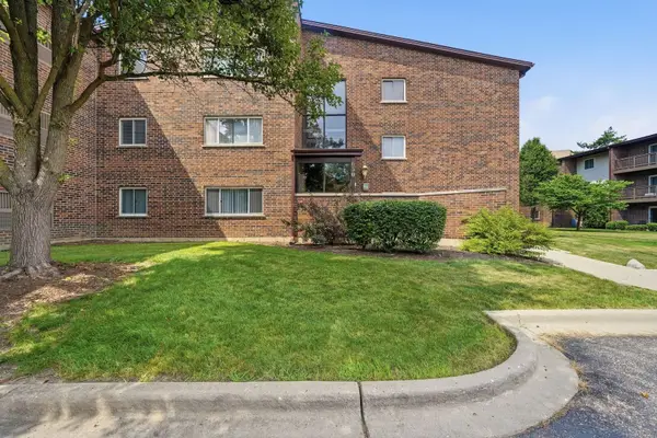 650 Perrie Drive #303, Elk Grove Village, IL 60007