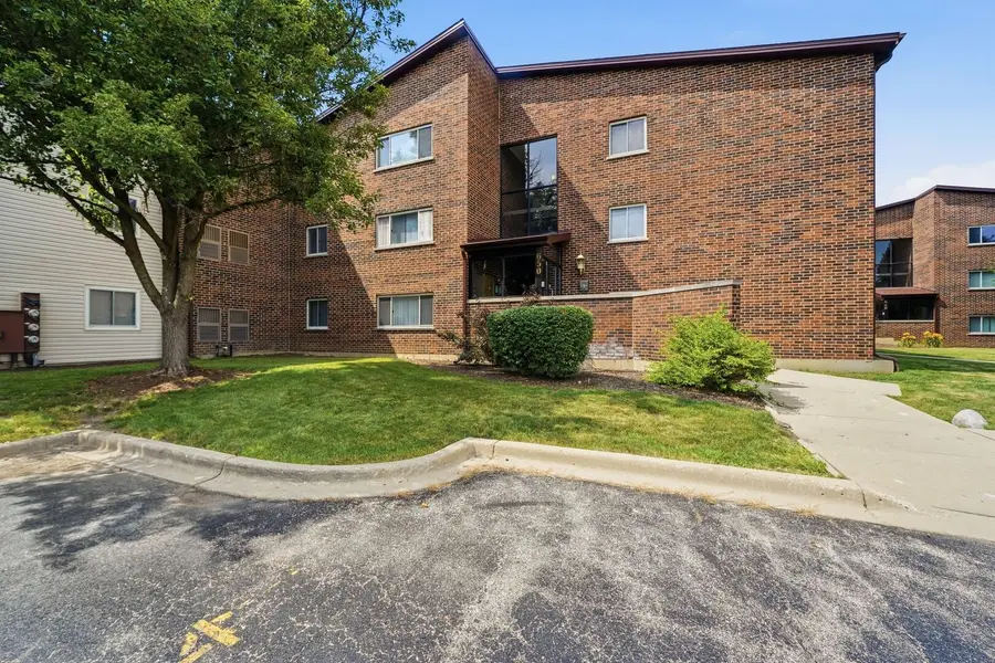 650 Perrie Drive #303, Elk Grove Village, IL 60007 - #2