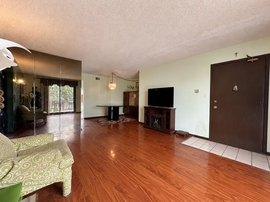 5408 Chateau Drive #3, Rolling Meadows, IL 60008 - #3