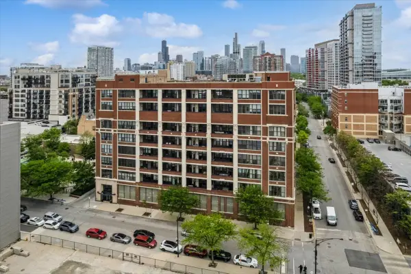 320 E 21st Street #807, Chicago, IL 60616