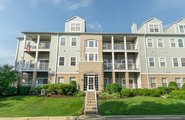 1299 W Lake Street #302, Addison, IL 60101