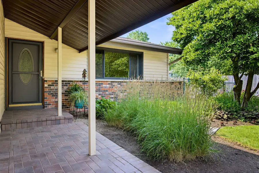 5009 Sandburg Drive, McHenry, IL 60050 - #3