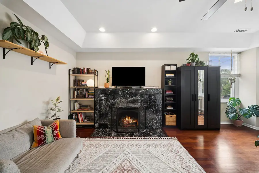 4410 N Sacramento Avenue #1E, Chicago, IL 60625 - #3