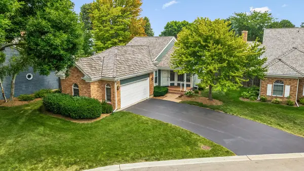 464 Park Barrington Drive, Barrington, IL 60010