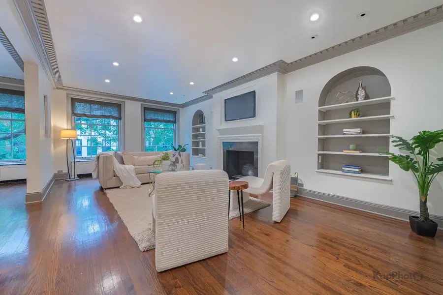 24 E Scott Street #2, Chicago, IL 60610 - #3