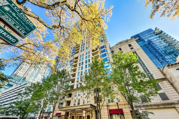 25 E Superior Street #404, Chicago, IL 60611