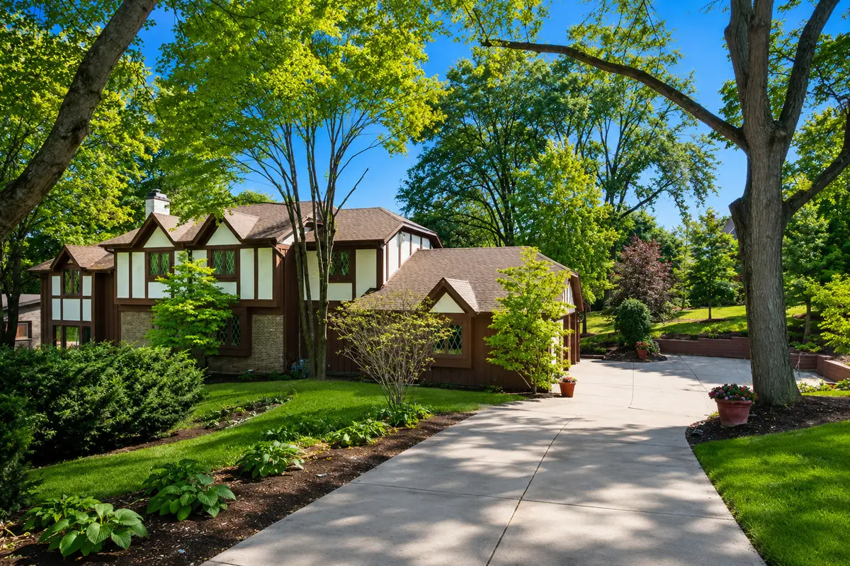 1211 S Grove Avenue, Barrington, IL 60010 - #1