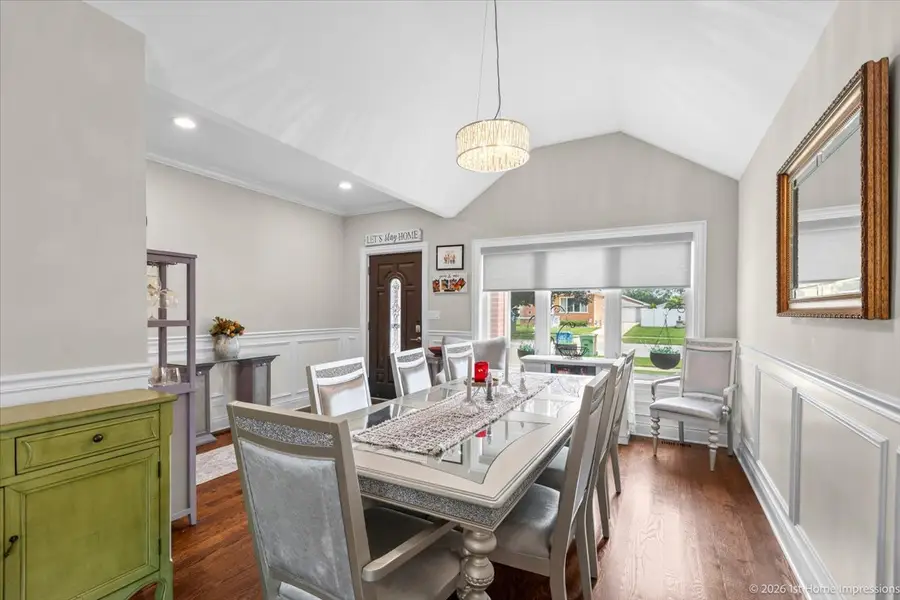 10132 S Keeler Avenue, Oak Lawn, IL 60453 - #3