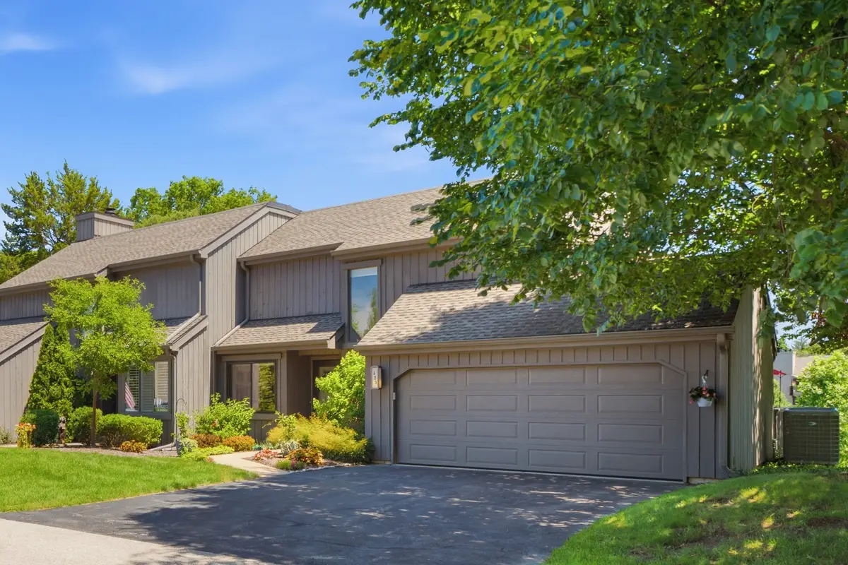 423 Deer Trail Hill Trail, Lake Barrington, IL 60010 - #1