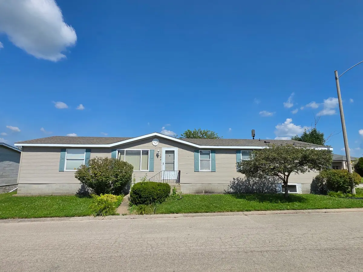 105 Champion Drive, Chenoa, IL 61726 - #1
