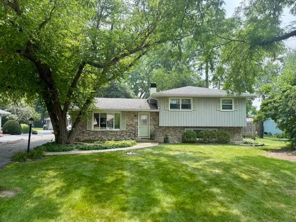 127 E Traube Avenue, Westmont, IL 60559