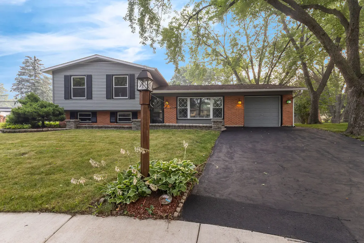 7979 Huntington Circle N, Hanover Park, IL 60133 - #1