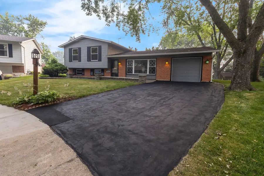 7979 Huntington Circle N, Hanover Park, IL 60133 - #3