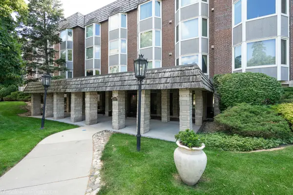 2600 Windsor Mall #2B, Park Ridge, IL 60068