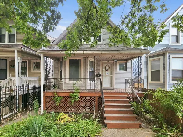 4149 W Fullerton Avenue, Chicago, IL 60639