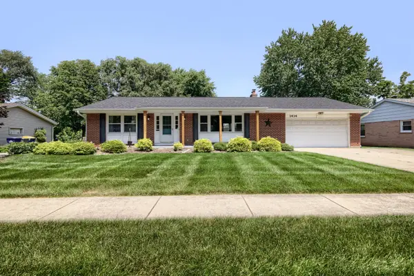 1434 Maple Lane, Elgin, IL 60123