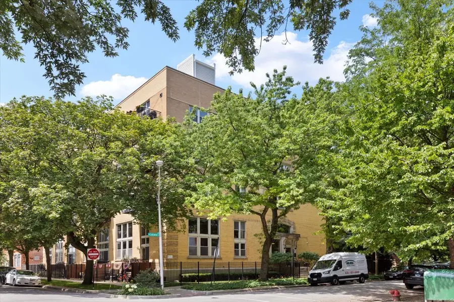 3900 N Claremont Avenue #103, Chicago, IL 60618 - #2