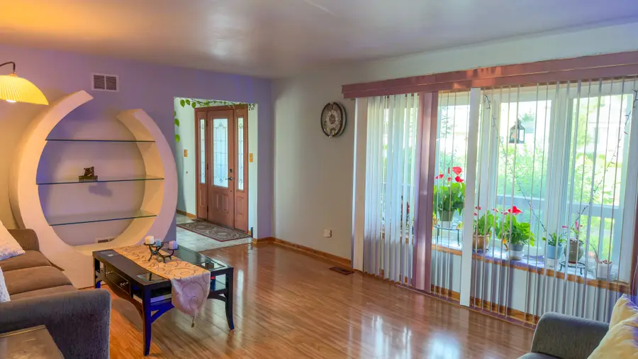 10S168 Oneill Drive, Burr Ridge, IL 60527 - #3