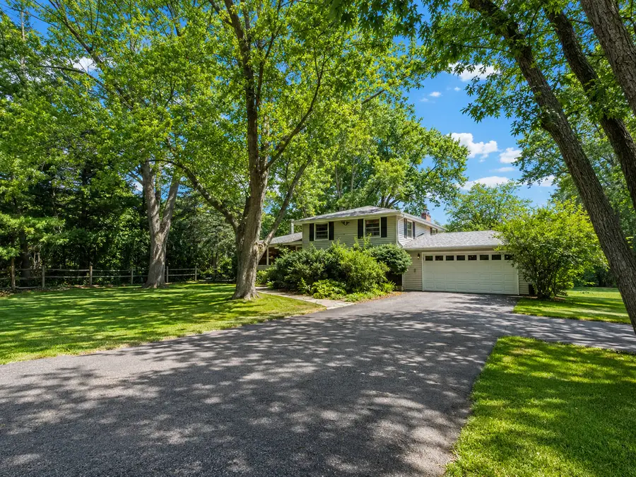 8 E Rollins Road, Round Lake Beach, IL 60073 - #2