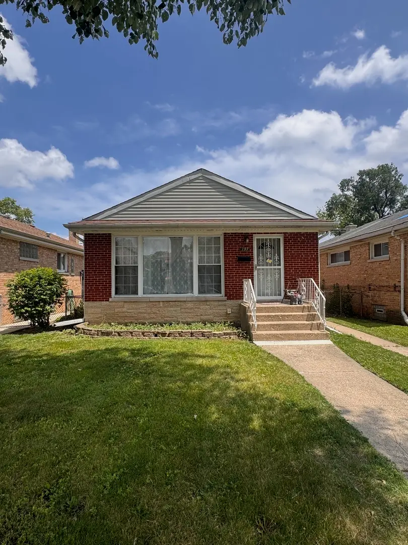 137 Linden Avenue, Bellwood, IL 60104 - #1