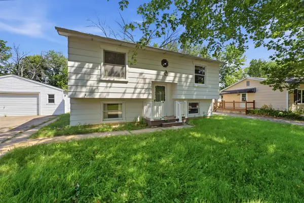 1119 94th Avenue W, Rock Island, IL 61201