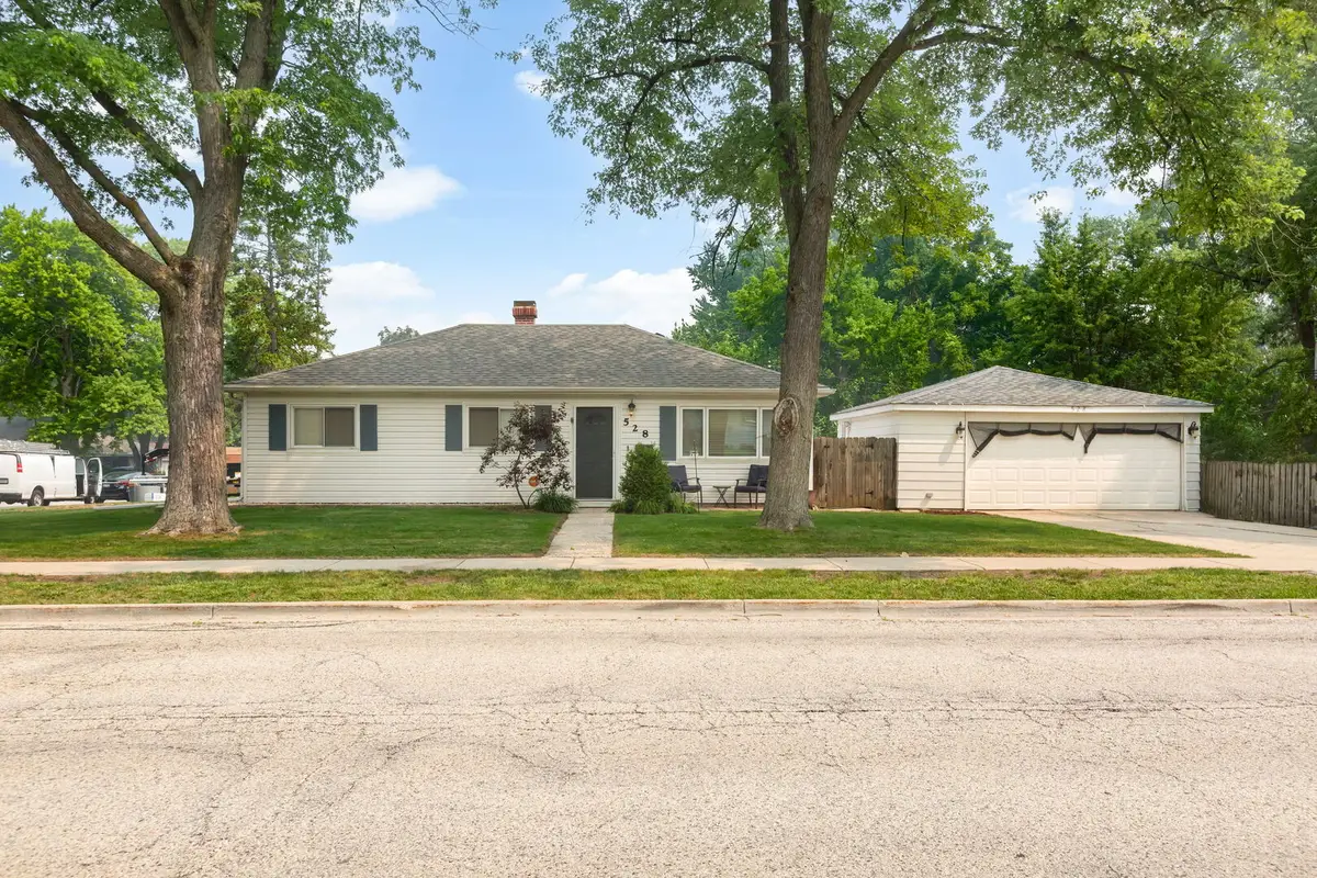 528 W Crystal Street, Mundelein, IL 60060 - #1