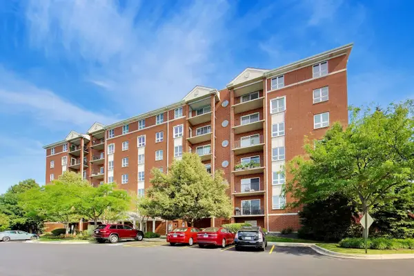 190 N Milwaukee Avenue #607, Wheeling, IL 60090
