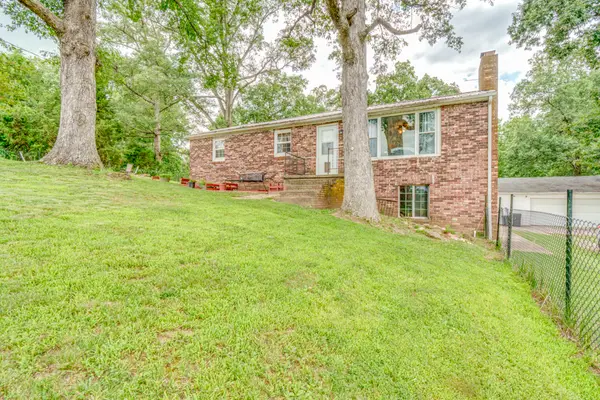 8841 N Triton Lane, Mt Vernon, IL 62864
