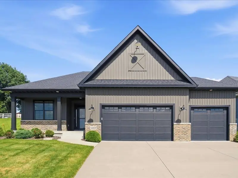 4465 Muirfield Drive, Bettendorf, IA 52722 - #1