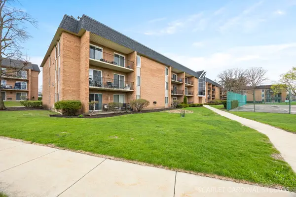 1056 N Mill Street #201, Naperville, IL 60563