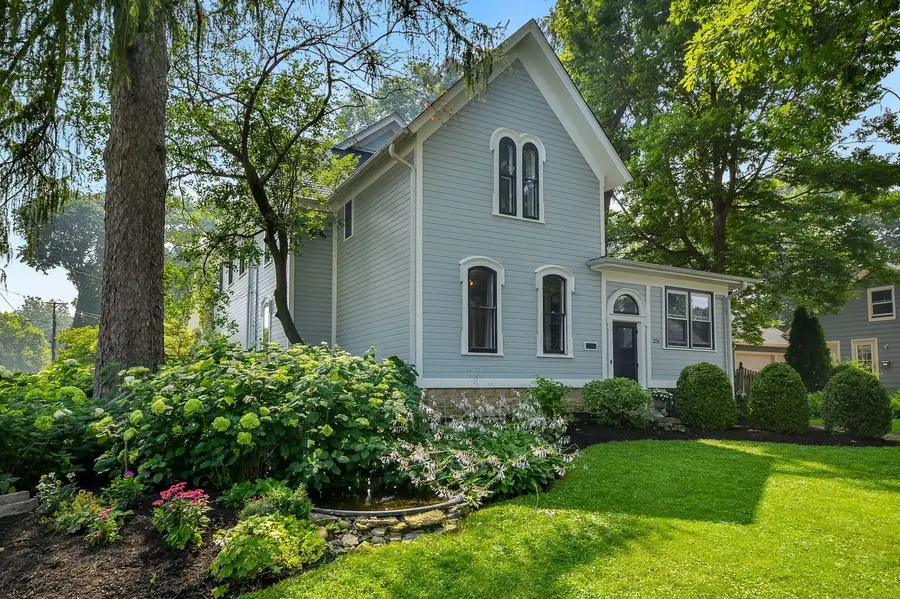 226 N Van Buren Street, Batavia, IL 60510 - #2