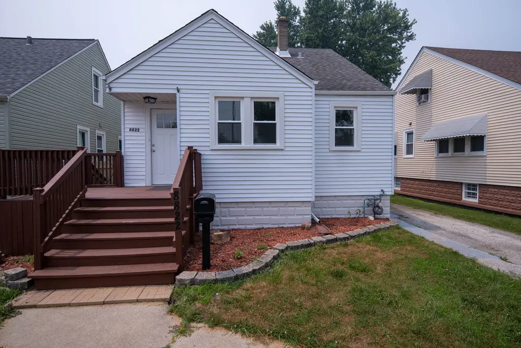 8822 S California Avenue, Evergreen Park, IL 60805 - #1