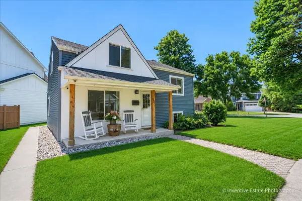 331 W Hillside Avenue, Elmhurst, IL 60126