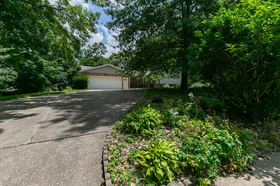 4 Vale Court, Moline, IL 61265 - #2