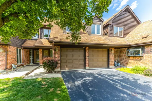 704 Picardy Circle, Northbrook, IL 60062