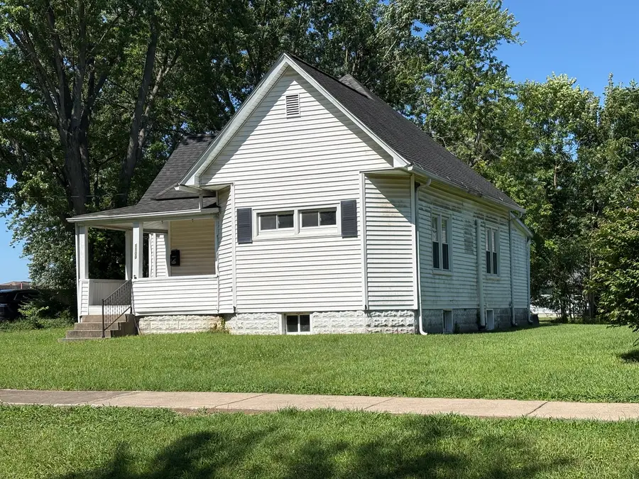 1100 N Van Buren Street, Marion, IL 62959 - #2
