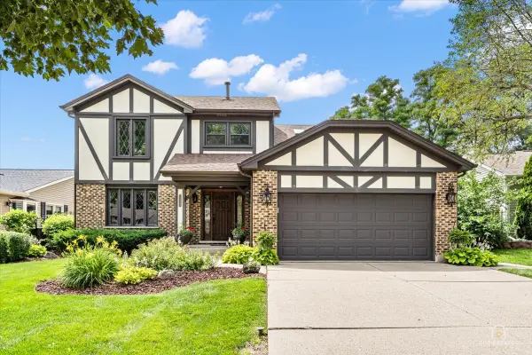 1875 Hawk Lane, Elk Grove Village, IL 60007