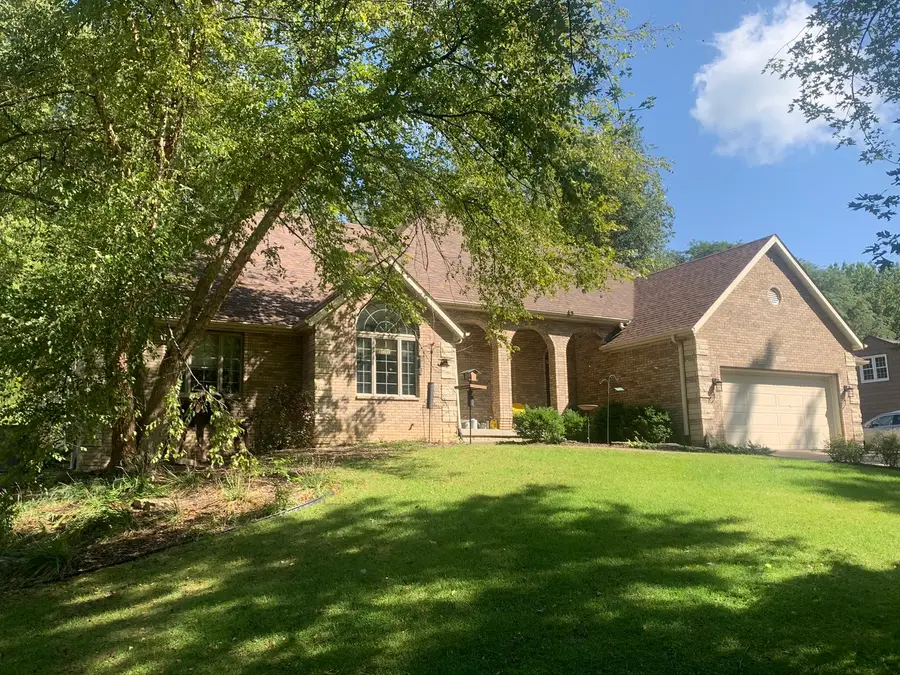 5000 Center Court, Bettendorf, IA 52722 - #2