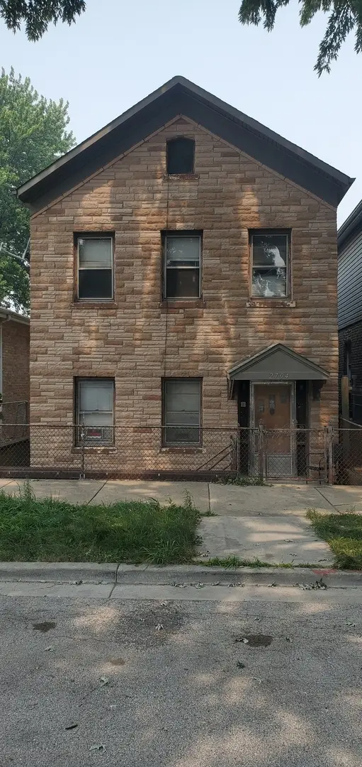 2704 S Hillock Avenue, Chicago, IL 60608