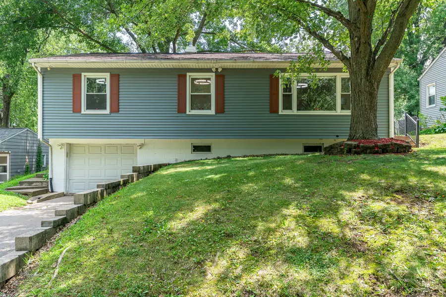 2523 Belle Avenue, Davenport, IA 52803 - #2