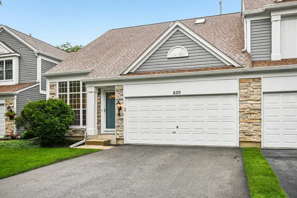 620 N Charter Hall Drive, Palatine, IL 60067