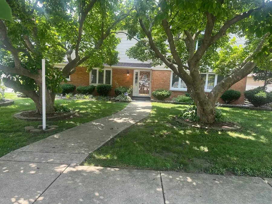 9414 S 69th Avenue, Oak Lawn, IL 60453 - #2