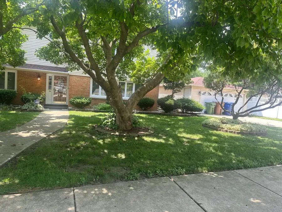 9414 S 69th Avenue, Oak Lawn, IL 60453 - #3